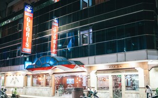 住宿正面 - 傍晚/夜晚