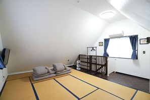 1 chambre, rideaux occultants, Wi-Fi gratuit, draps fournis