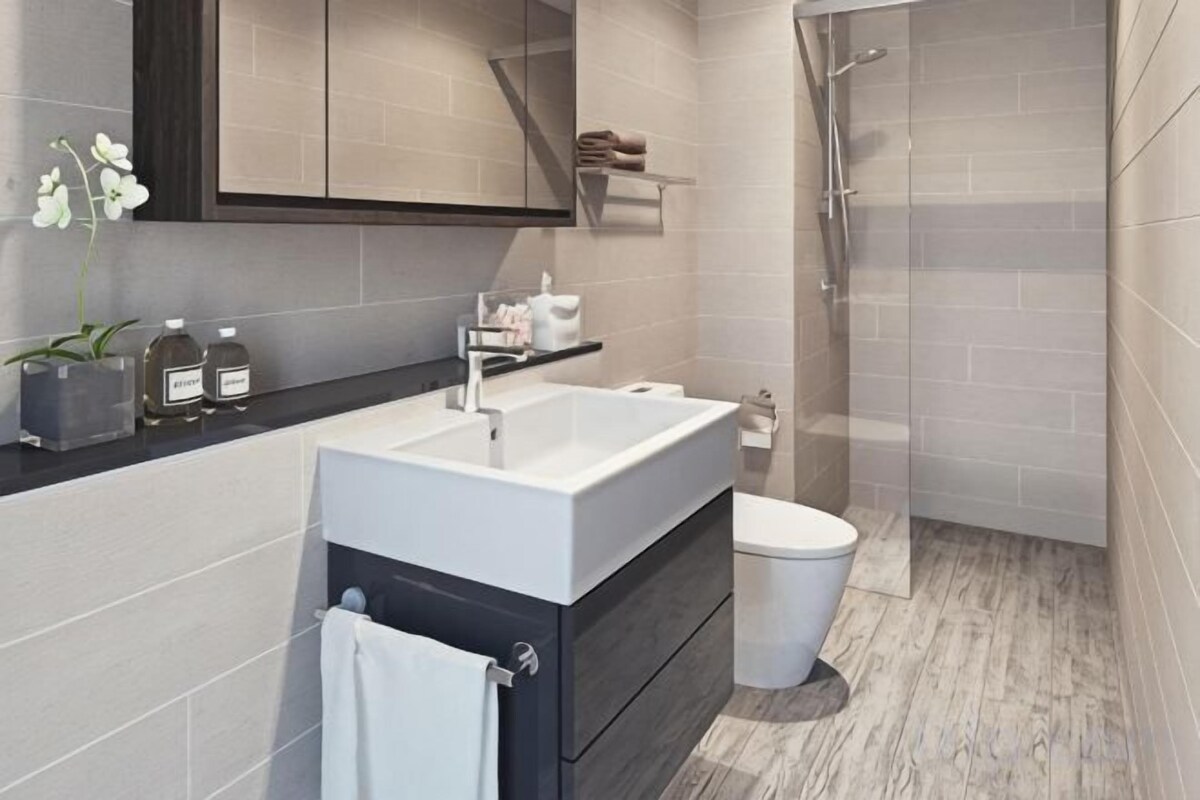 Bathroom | Free toiletries, hair dryer, bathrobes, slippers