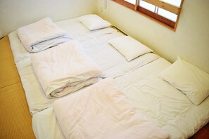 Family Room | In-room safe, soundproofing, free WiFi, bed sheets - Hiroshima Hostel EN (Hiroshima)