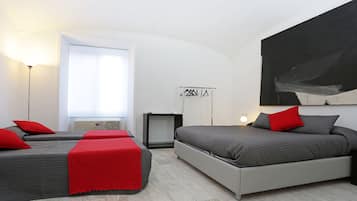 Quadruple Room | In-room safe, desk, soundproofing, free cribs/infant beds