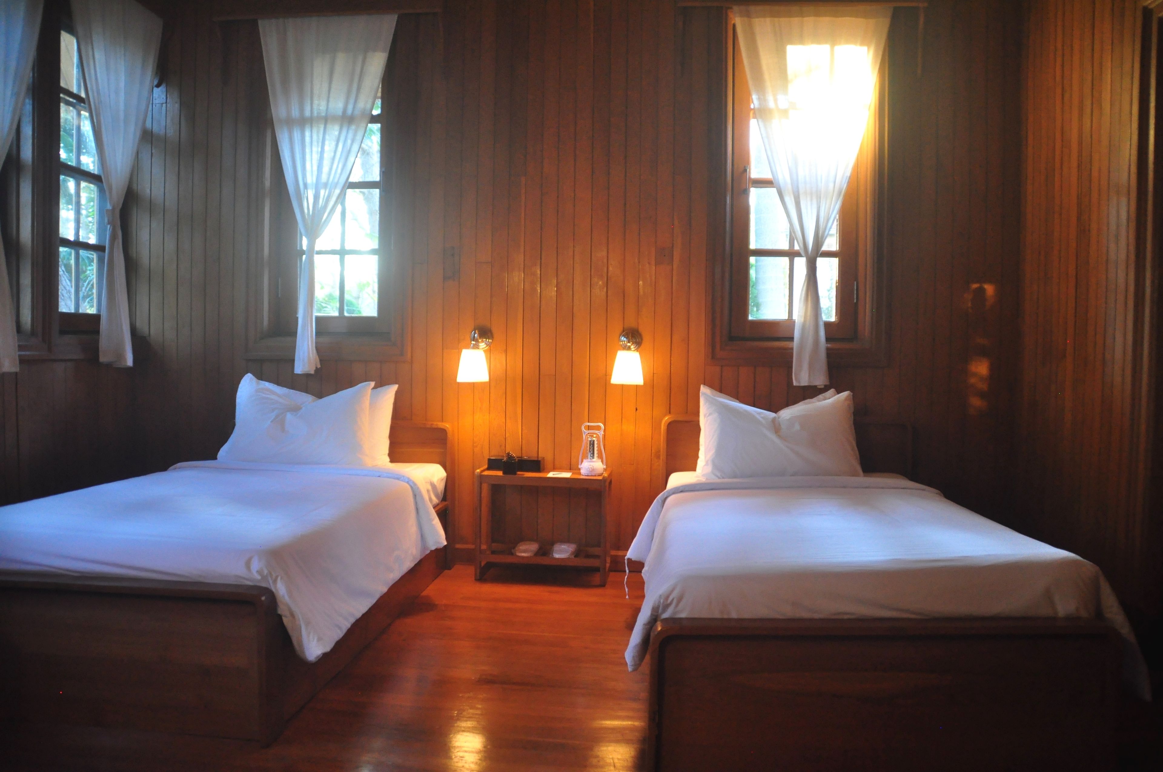 Zweibettzimmer | Zimmersafe, Schreibtisch, kostenlose Babybetten, kostenloses WLAN