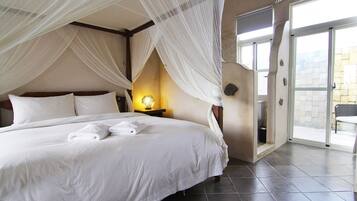 Deluxe Double Room | Minibar, soundproofing, free WiFi, bed sheets