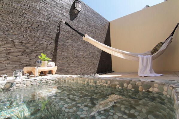 豪華雙人房, 1 張加大雙人床, 浴缸, 海景 | 浴室 | 吹風機、拖鞋、毛巾