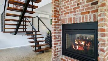 House, 3 Bedrooms | Living area | Flat-screen TV, fireplace