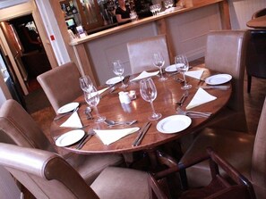 Breakfast, lunch, dinner served; British cuisine 