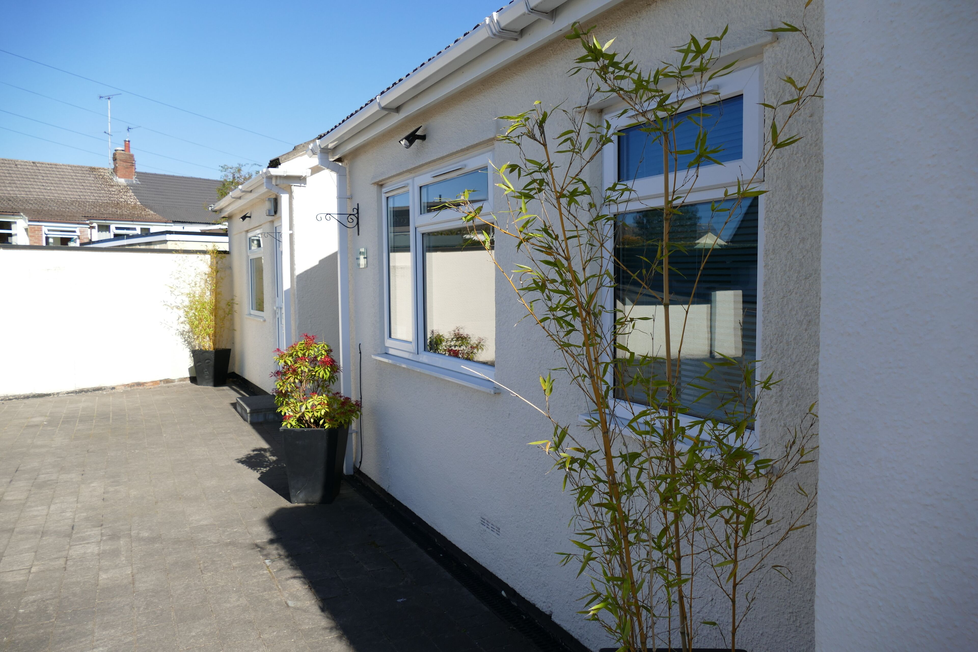 المنشأة من الخارج