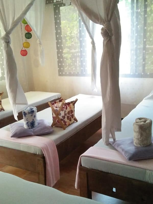 Couples treatment room(s), Swedish massages, Thai massages, facials