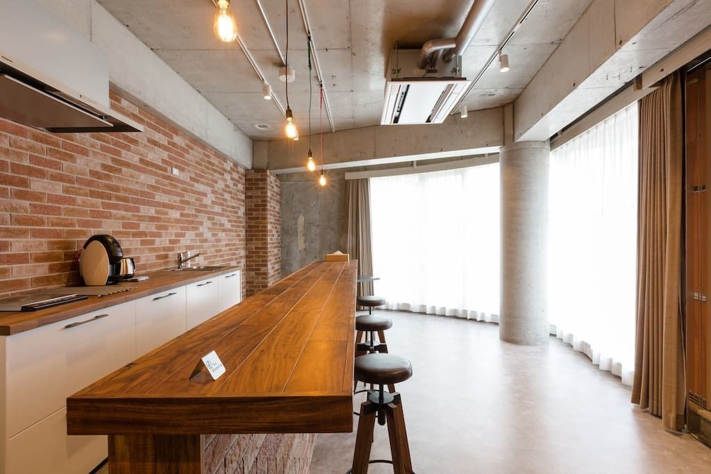 Aida, 2F | Desk, iron/ironing board, free WiFi