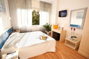 In-room safe, cots/infant beds, free WiFi