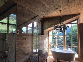 Deluxe Penthouse, 5 Bedrooms, Pool Access, Mountain View | Bathroom | Shower, hair dryer, bathrobes, slippers