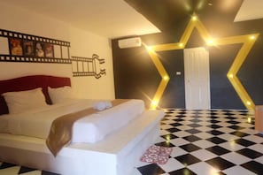 Desk, rollaway beds, free WiFi