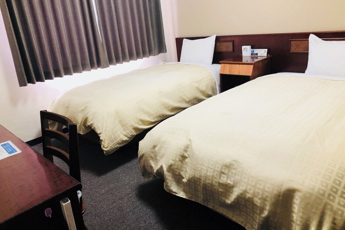 Soundproofing, WiFi (free), bed sheets