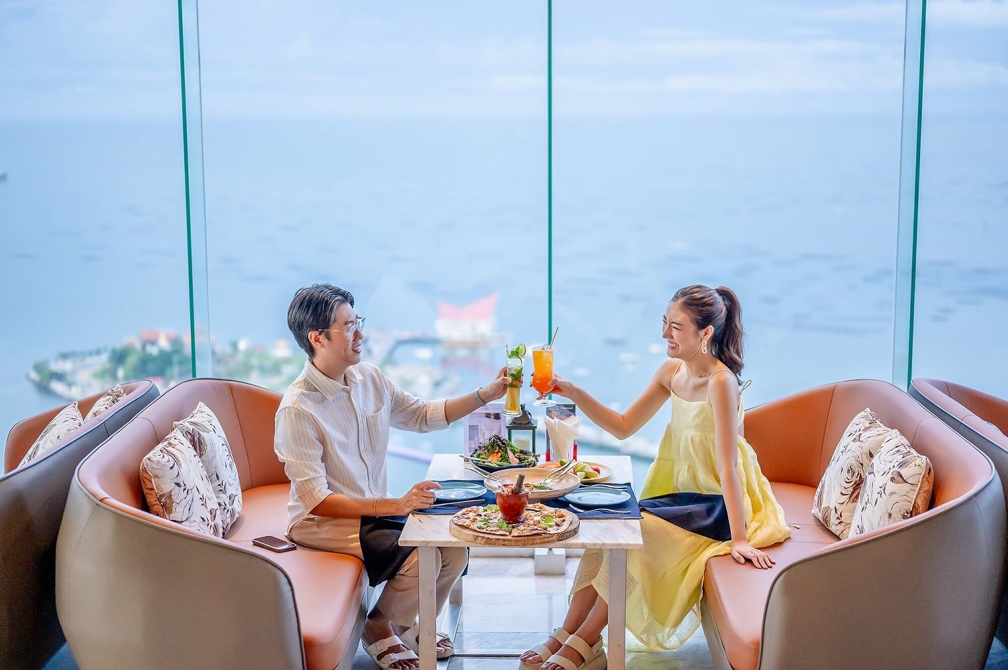 2 개의 레스토랑, 아침 식사, 점심 식사, 저녁 식사 제공(세계 요리)