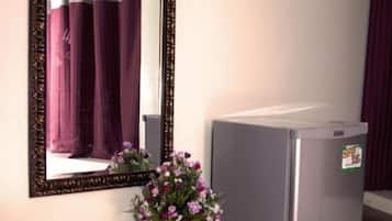 Standard Room | Desk, iron/ironing board, free WiFi, bed sheets