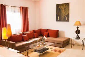 Deluxe Suite | Premium bedding, in-room safe, desk, soundproofing