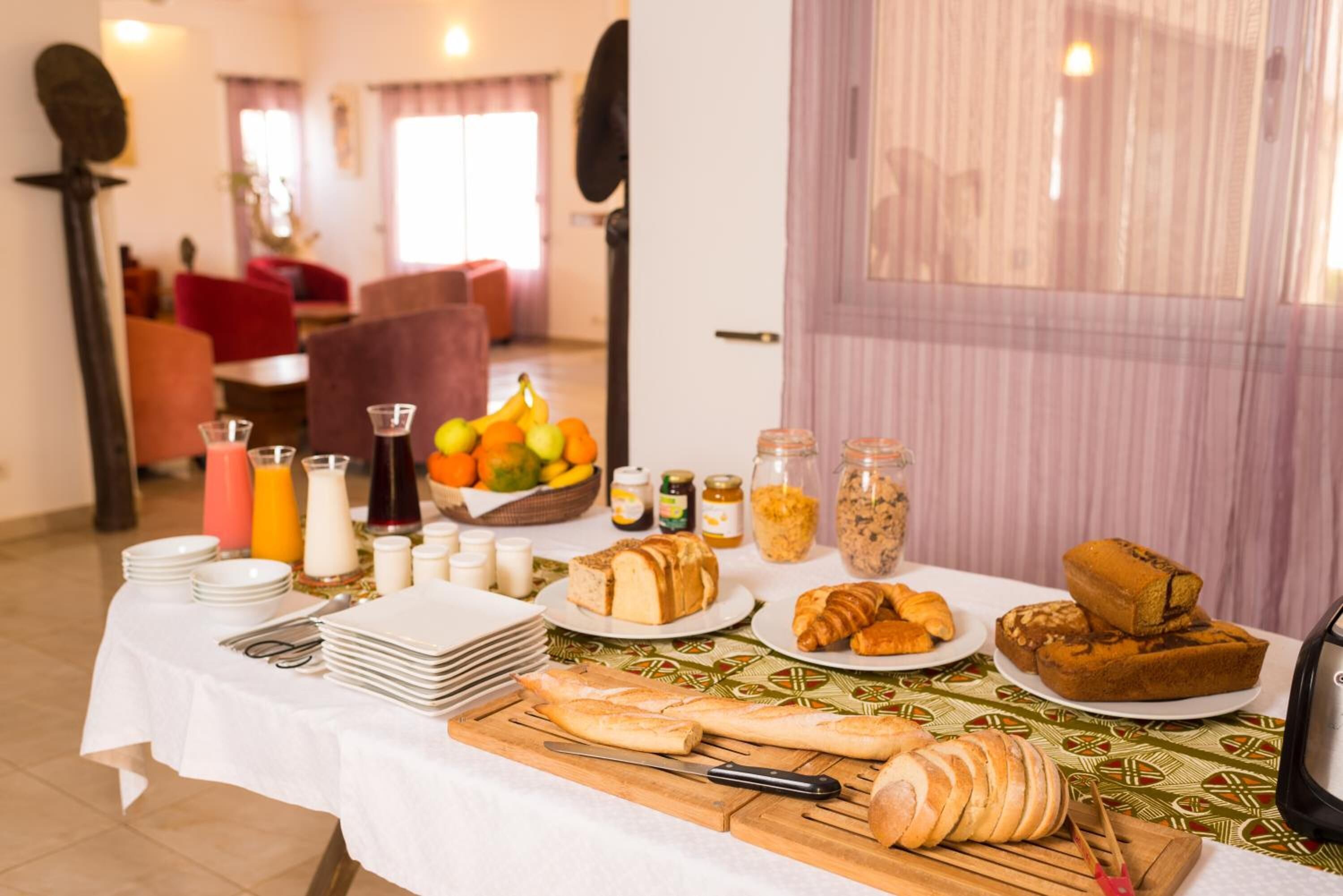 lunch and dinner served, french cuisine