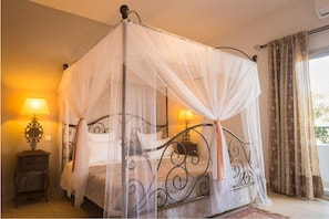Business Suite | Premium bedding, in-room safe, desk, soundproofing - La Résidence Dakar (Dakar)