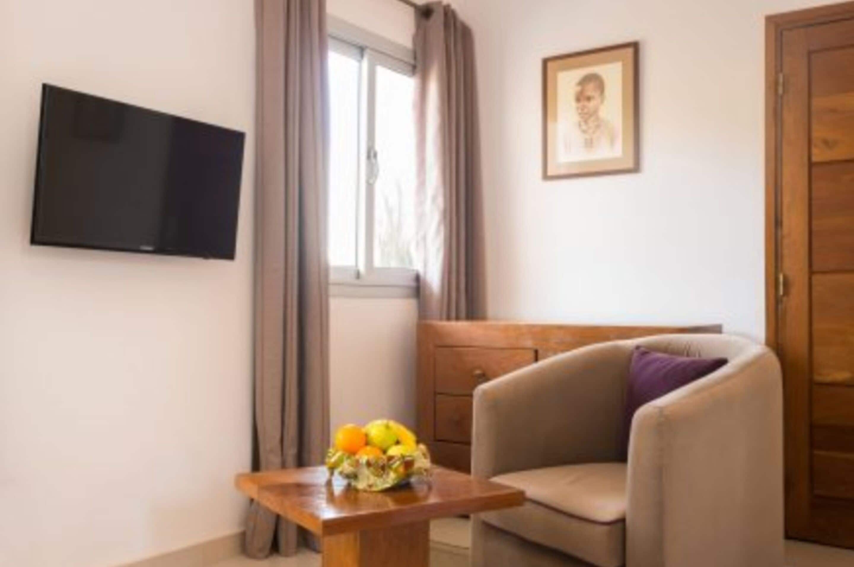 standard room | premium bedding, in-room safe, desk, soundproofing