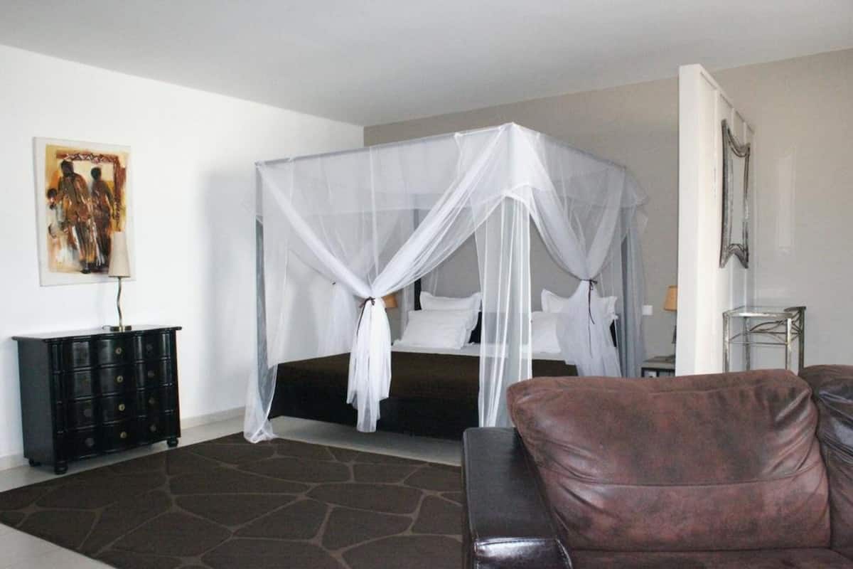 junior suite | premium bedding, in-room safe, desk, soundproofing