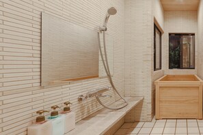 Douche de la salle de bain