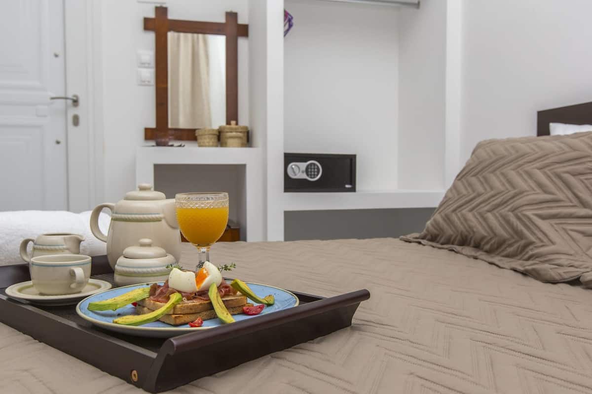 1 bedroom, in-room safe, laptop workspace, blackout drapes