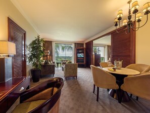 Standard Suite | Living room