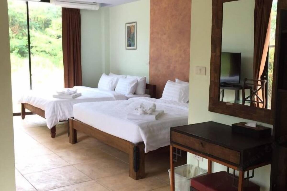 In-room safe, desk, laptop workspace, WiFi (free)