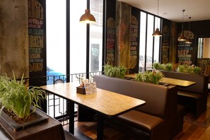 Restaurant - Arcadia Maephim Serviced Apartment (Klaeng)