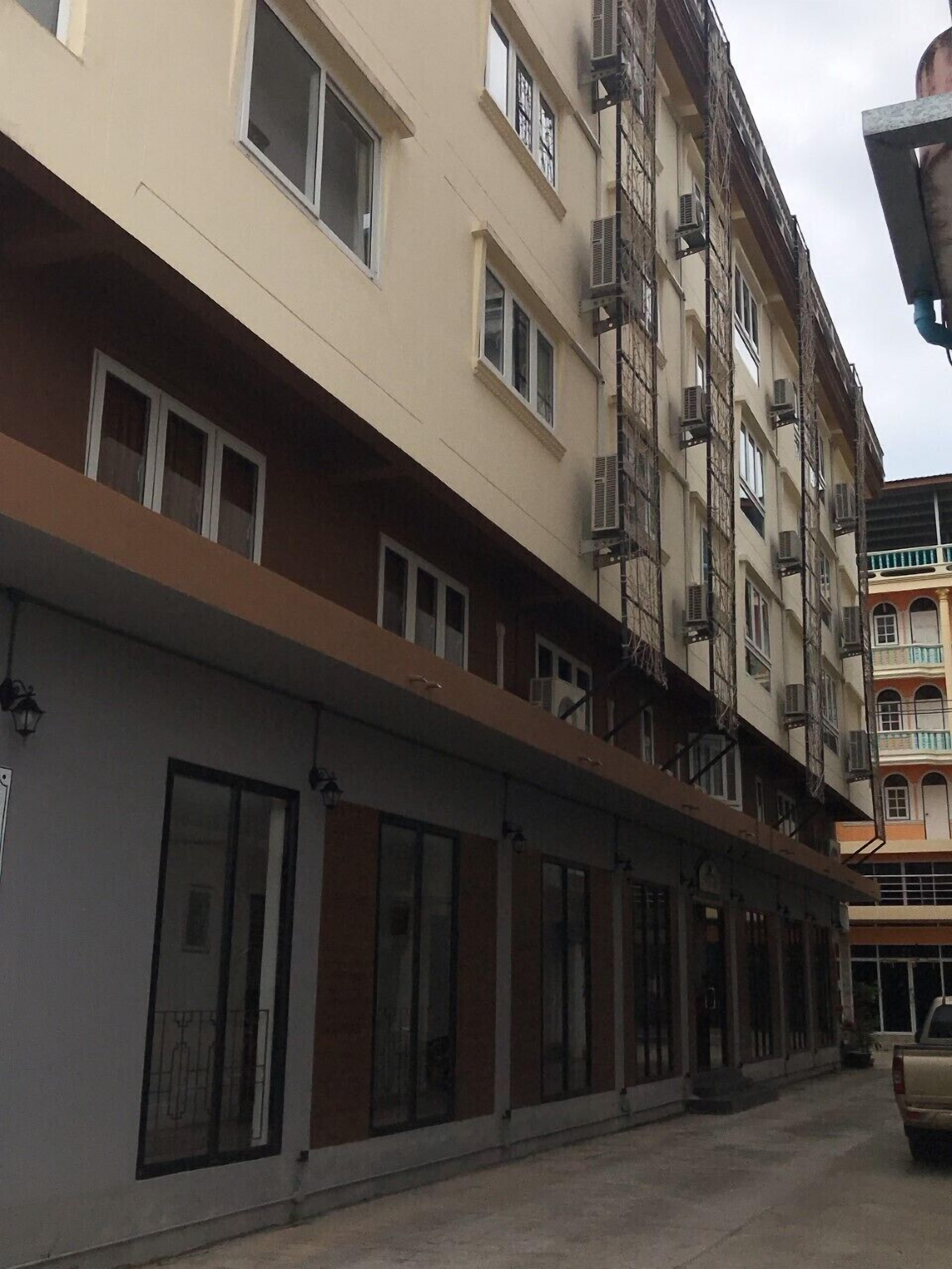 ด้านหน้าที่พัก