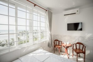Quadruple Room | Minibar, desk, soundproofing, iron/ironing board - Phu Hong Hotel (Phu Quoc)