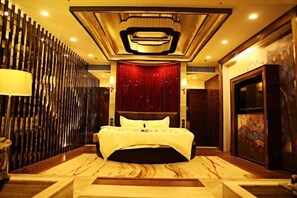 Desk, blackout curtains, free WiFi - Donghui Hotel (Dongguan)