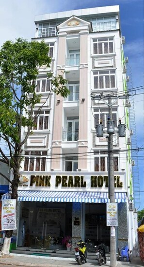 Front of property - Pink Pearl Hotel (Phu Quoc)