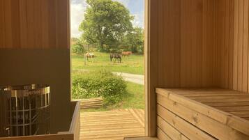 Casa familiar, baño privado, vistas al patio (La Roseraie) | Miscelánea