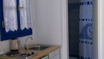 Superior Studio, Sea View | Private kitchenette | Fridge, coffee/tea maker, electric kettle, cleaning supplies