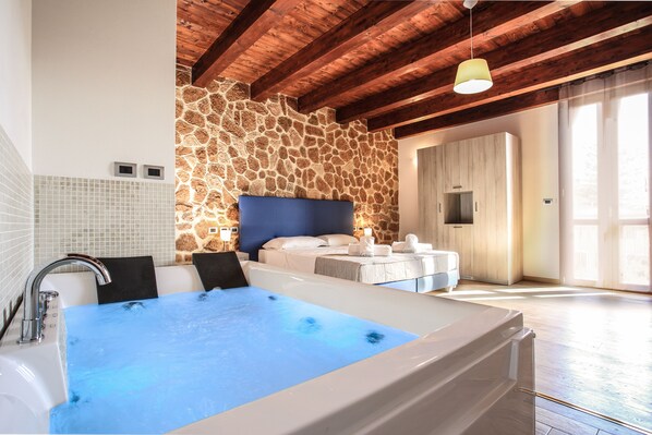 Jetted bathtub - Double B - Maison De Charme (Alghero)