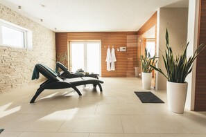 Exclusive Villa, 4 Bedrooms, Sauna, Mountainside | Room amenity