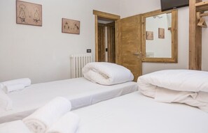 In-room safe, blackout curtains, free WiFi, bed sheets