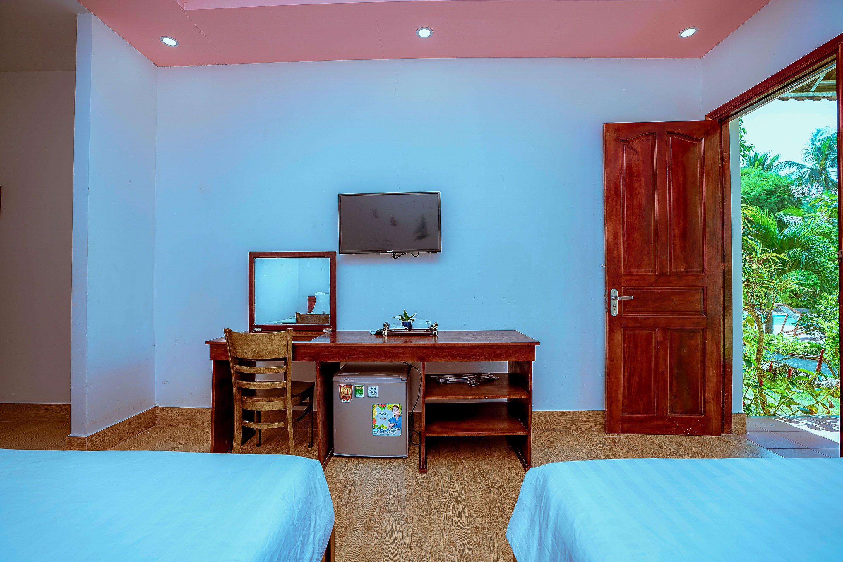 family bungalow | 1 bedroom, minibar, desk, laptop workspace