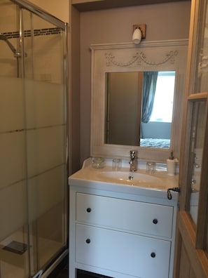 Double Room | Bathroom