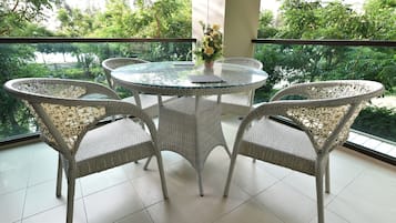 2 Bedroom Apartment | Balcón