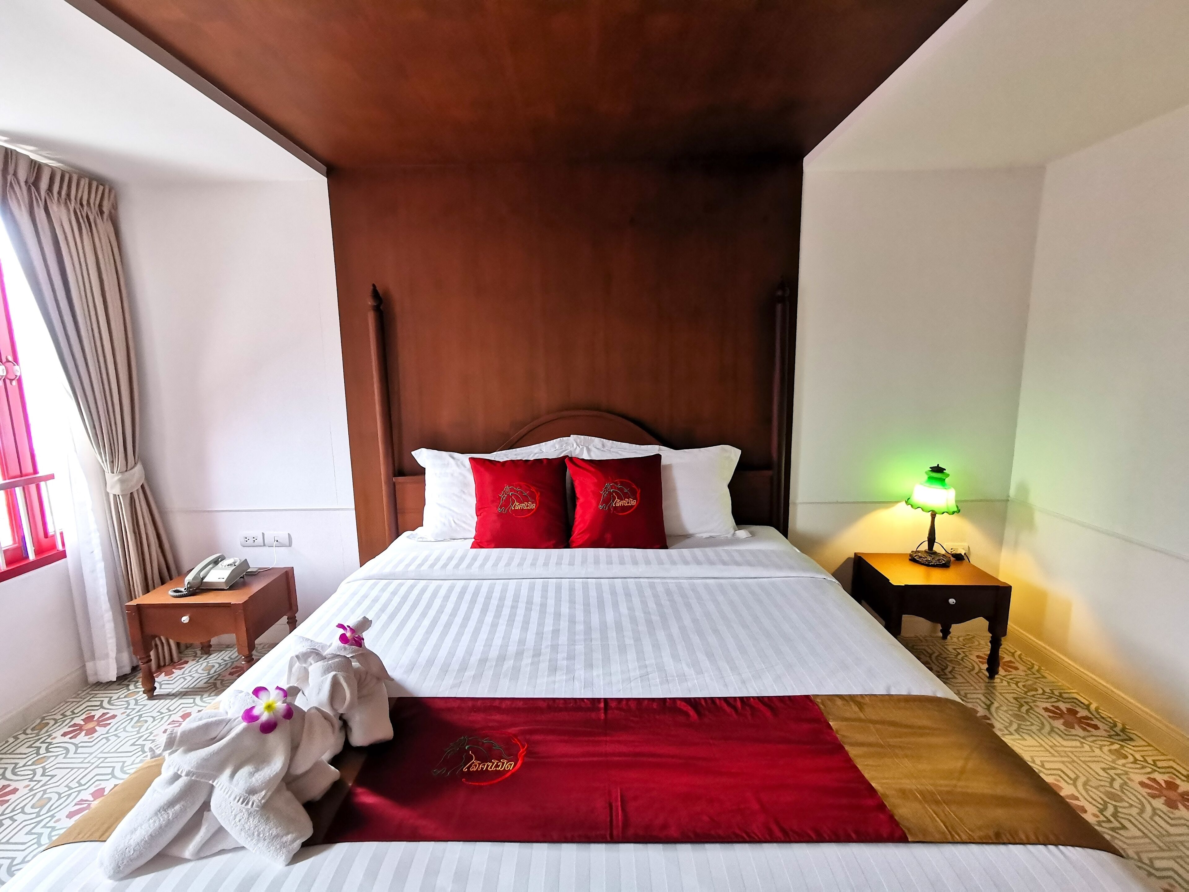 Superior Double Room | Desk, soundproofing, rollaway beds, free WiFi