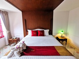 Superior Double Room | Desk, soundproofing, rollaway beds, free WiFi
