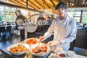Free daily buffet breakfast  - Hotel Patria (Štrba)