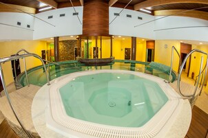 Sauna, hot tub, steam room, body treatments, aromatherapy, body wraps