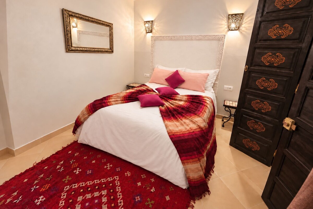 Double Room (Koutoubia) | Blackout drapes, iron/ironing board (on request), WiFi (free)