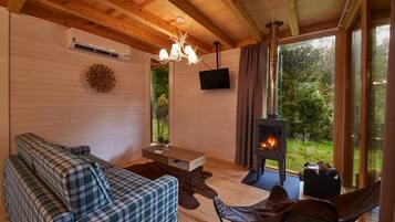 Cabaña de los Carballos | Living room | 30-inch flat-screen TV with digital channels, TV