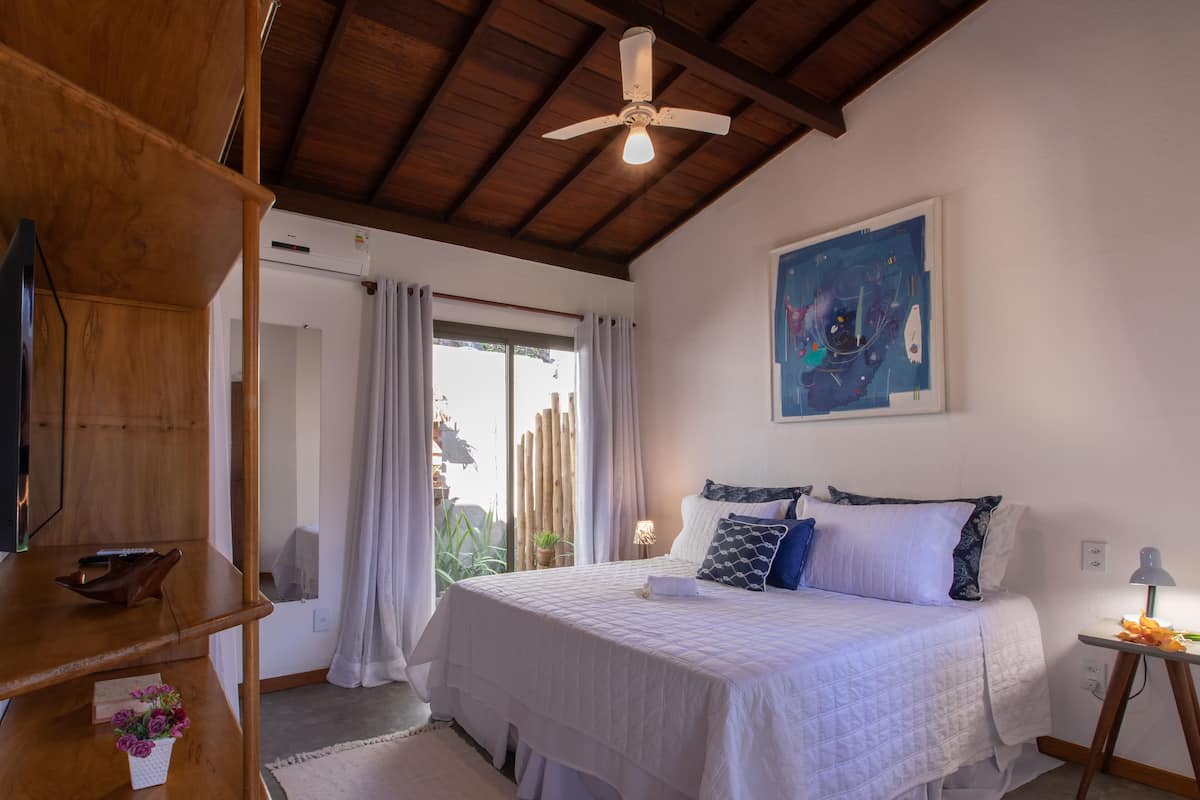 Luxury Suite | 1 bedroom, minibar, individually decorated, individually furnished