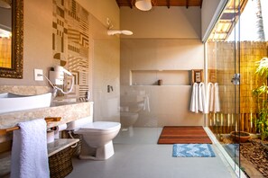 Suite Master (Bouganville) | Bilik Mandi | Pancuran mandi, kelengkapan dandanan diri percuma, pengering rambut 