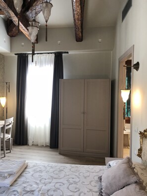 1 chambre, couette en duvet d'oie, minibar